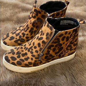 Leopard wedge sneakers!